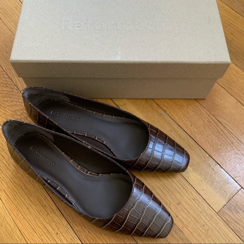 Reformation Bea Flats 🤎